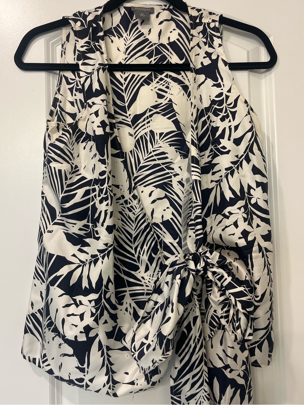 Ann Taylor Palm Leaf Print Tie-Front Sleeveless Top Tropical Island Size 4P
